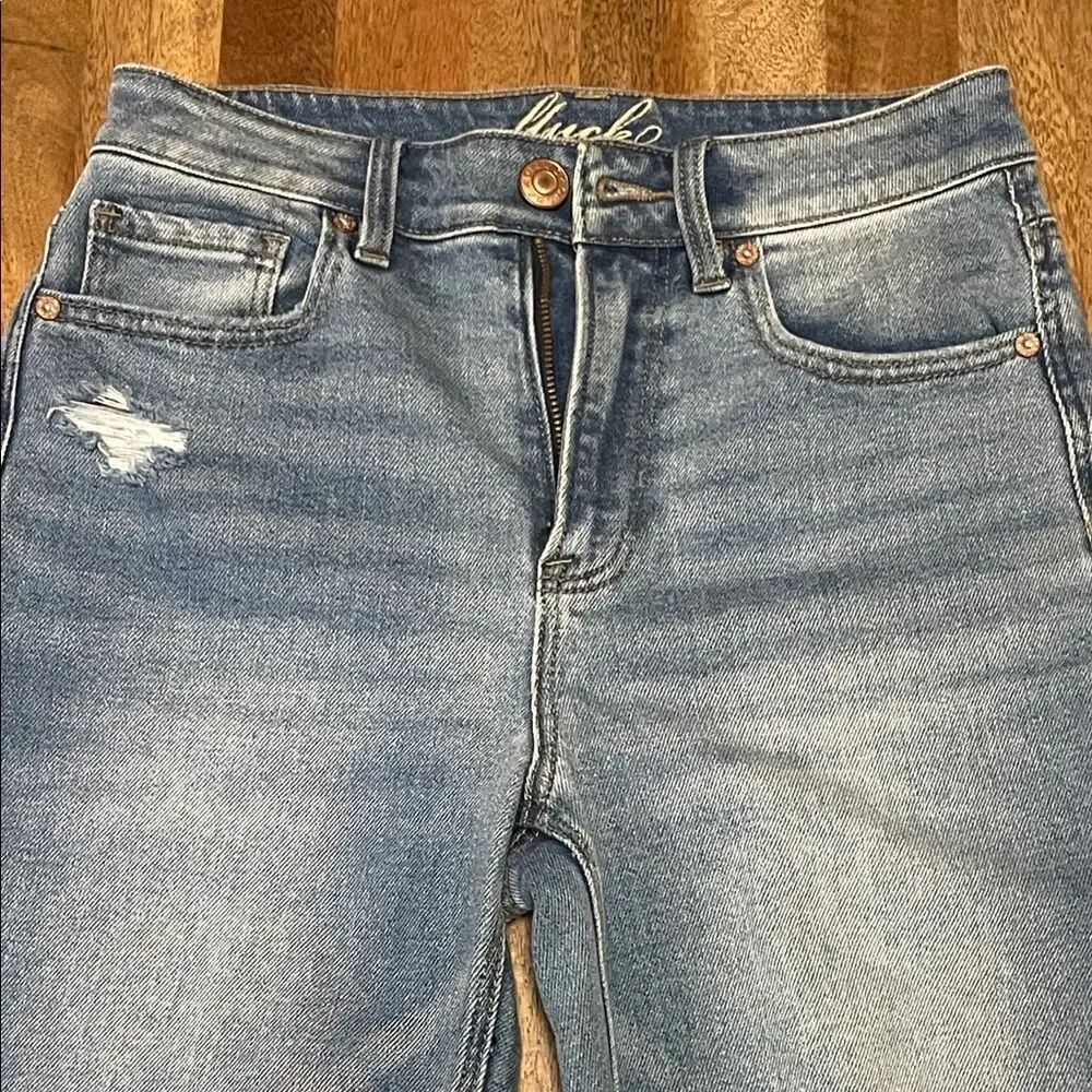 Distressed Blue Jeans - Picture 3 of 9